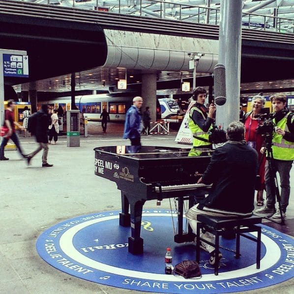 Photo of Den Haag Centraal In De Trein at Spoor 7, Schedeldoekshaven, Rivierenbuurt, Centrum, The Hague, South Holland, Netherlands, 2511XZ, Netherlands