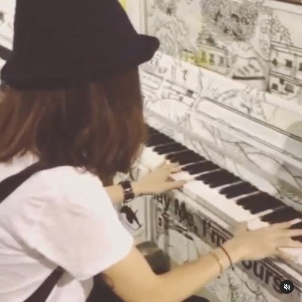 Photo of PMQ 元創方 at PMQ, 35, Aberdeen Street, SoHo, Sheung Wan, Central and Western District, Hong Kong Island, Hong Kong, 000000, China. StreetMusicMap Ep. 811. Artist:…