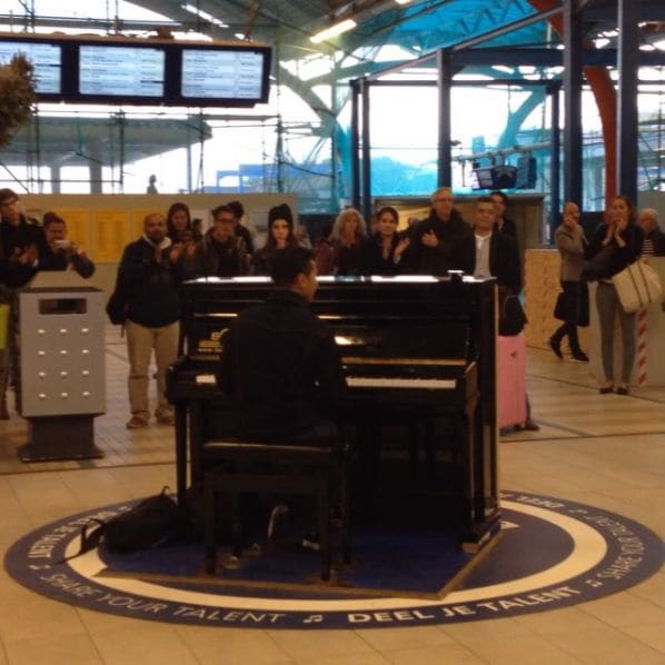 Photo of Centraal Station Utrecht at Swirl's, 6, Stationspasserelle, Het Zand, 's-Hertogenbosch, North Brabant, Netherlands, 5211AZ, Netherlands