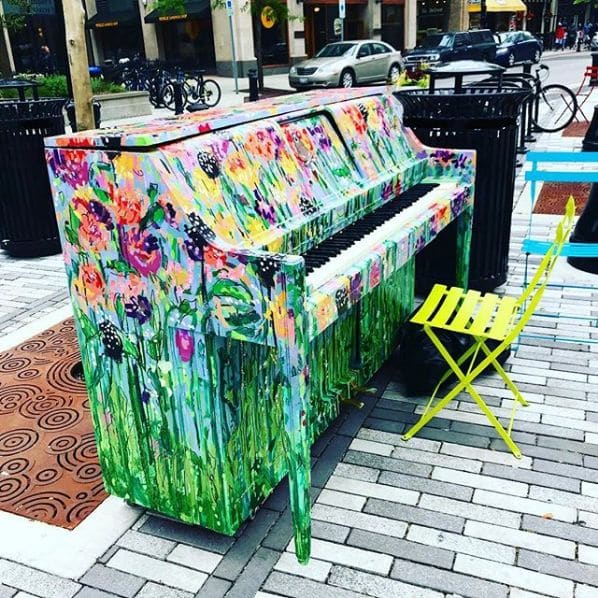 Photo of Evanston, Illinois at Ridge & Davis NB, Ridge Avenue, Downtown, Evanston, Evanston Township, Cook County, Illinois, 60645, United States