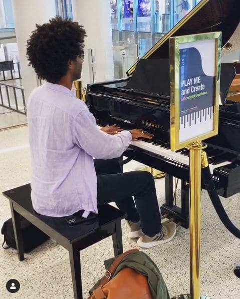 Photo of Los Angeles International Airport at Tom Bradley International Terminal, World Way, Westchester, Los Angeles, California, 90045-5802, United States