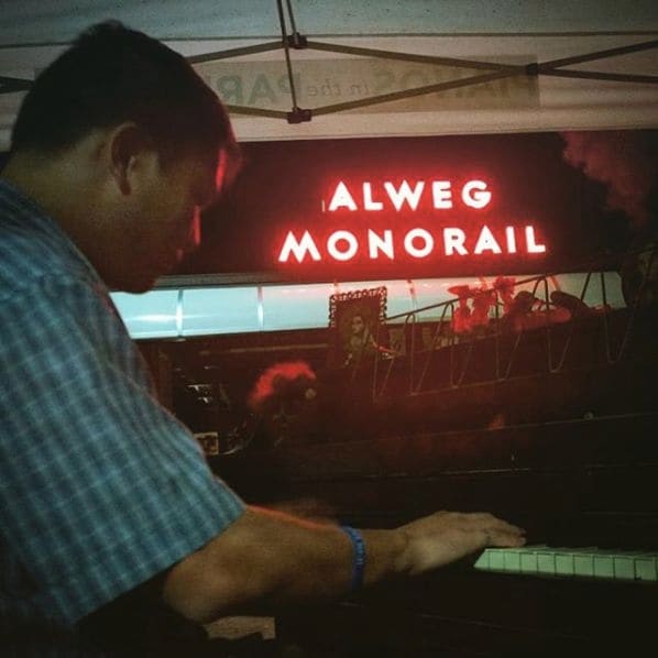 Photo of Seattle Center Monorail at Seattle Center, 4th Avenue North, Uptown, Belltown, Seattle, King County, Washington, 98109, United States