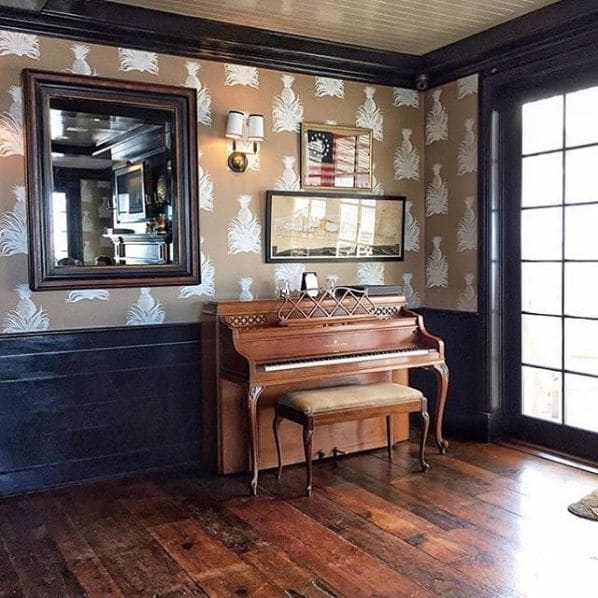 Photo of Baron's Cove at 31, West Water Street, Sag Harbor, Suffolk County, New York, 11963, United States. "Baby in the corner" 🎹 (📸: @mjtraynor)