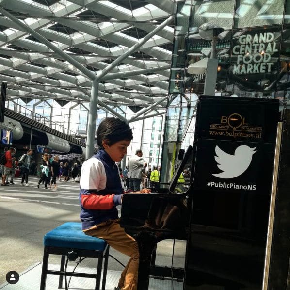 Photo of Station Den Haag Centraal at Spoor 2, Schedeldoekshaven, Rivierenbuurt, Centrum, The Hague, South Holland, Netherlands, 2511XZ, Netherlands