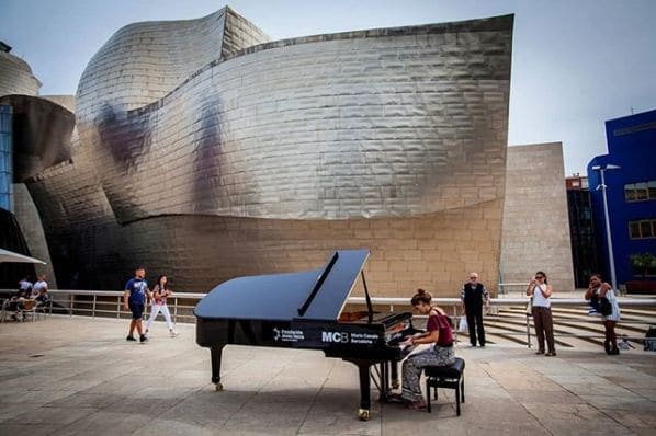 Photo of Museo Guggenheim Bilbao at Puppy, Jose Maria Agirre Ertzainaren plaza, Abandoibarra, Abando, Bilbao, Biscay, Autonomous Community of the Basque Country, Spain