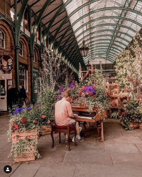Photo of London, United Kingdom at Lamberts Souvenirs, Whitehall, St. James's, Covent Garden, Westminster, London, Greater London, England, SW1, United Kingdom