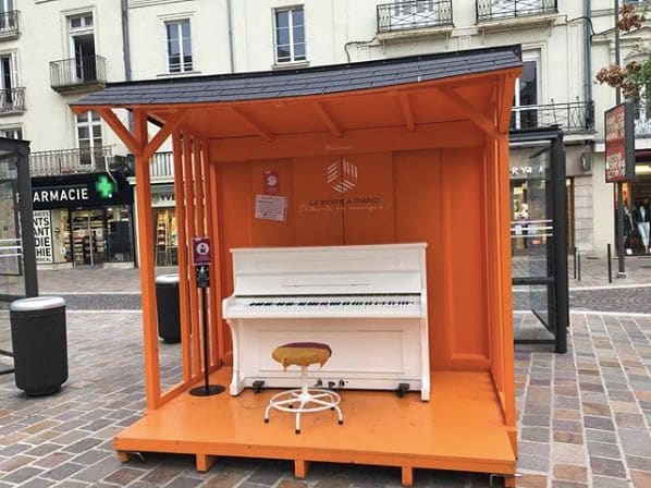 Photo of Saumur, France at Douglas, Rue Beaurepaire, Saumur, Maine-et-Loire, Pays de la Loire, Metropolitan France, 49400, France