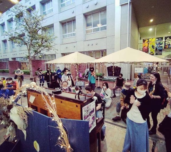 Photo of 赤羽ストリートピアノ at 長崎ちゃんぽんリンガーハット赤羽店, Lala Garden, Akabane 2-chome, Kita, Tokyo, 115-0045, Japan