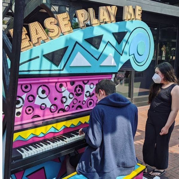 Photo of Pioneer Courthouse Square at KGW Studio on the Square, Southwest Yamhill Street, Downtown, Portland, Multnomah County, Oregon, 97204, United States