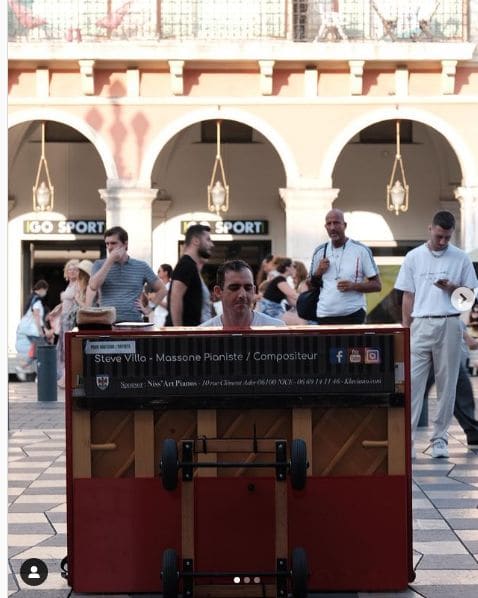 Photo of Place Masséna at L'Iris Cafe, Place Masséna, Quartier Jean-Médecin, Nice, Maritime Alps, Provence-Alpes-Côte d'Azur, Metropolitan France, 06046, France. Piano Man