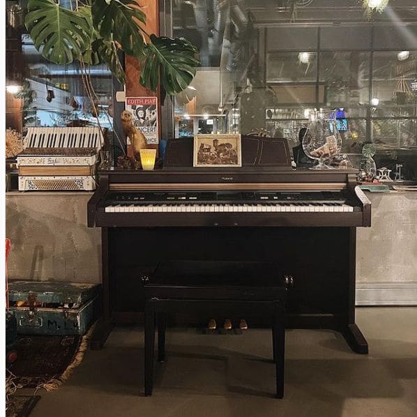 Photo of Bas - bites and store at Vint Amersfoort, 74, Nijverheidsweg-Noord, Isselt, Amersfoort, Utrecht, Netherlands, 3812PM, Netherlands