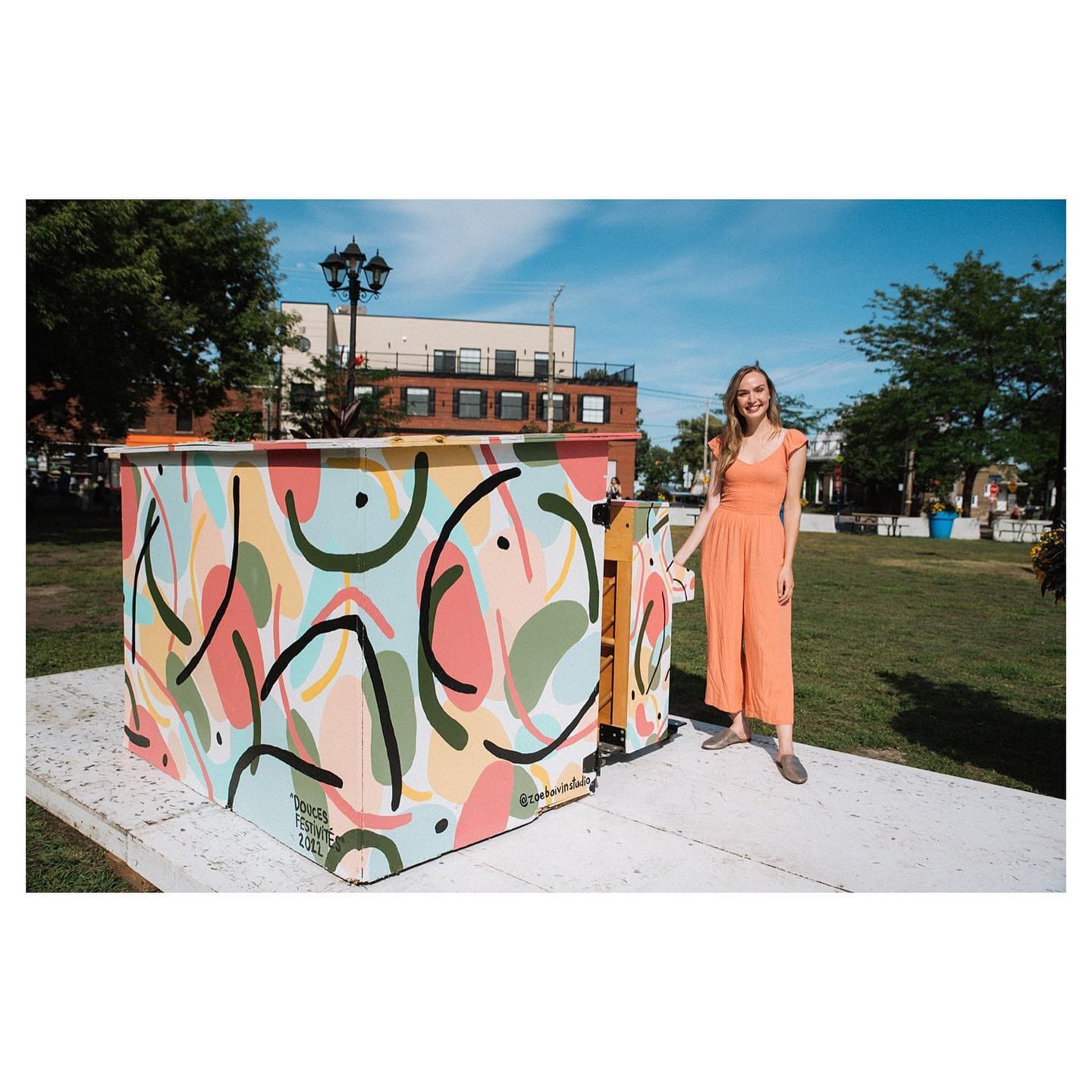 Photo of Ville de Pointe-Claire / City of Pointe-Claire at Pointe-Claire Public Library, Avenue Douglas-Shand, Pointe-Claire, Urban agglomeration of Montreal, Montreal (06),…