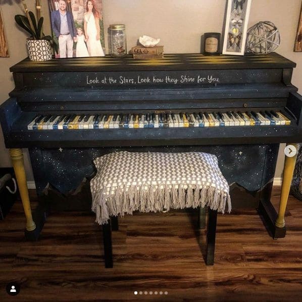 Public piano in New Braunfels, Texas, United States