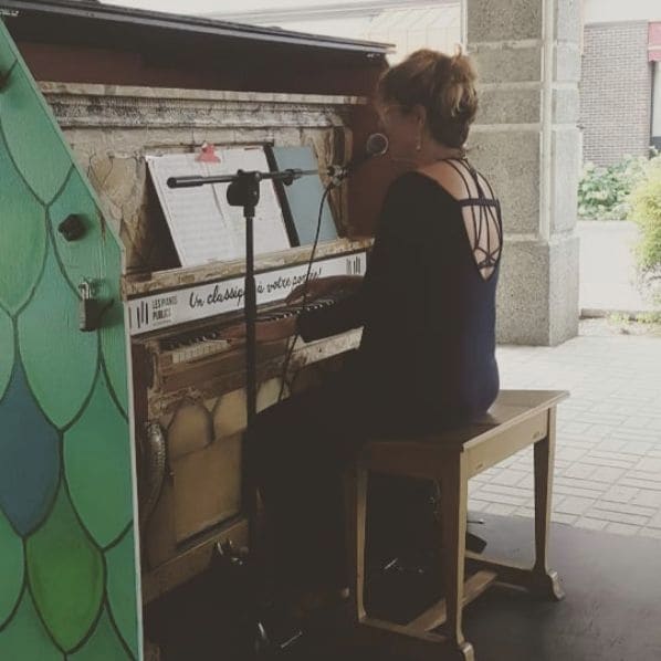 Photo of Musée POP at Musée Pop, 200, Rue Laviolette, Trois-Rivières, Mauricie, Quebec, G9A 1V1, Canada. Piano au diapason ce midi avec Julie Hamelin qui interprète \