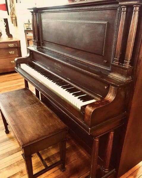 Photo of Schoolhouse Antiques at Arch Street, Palmyra, Lebanon County, Pennsylvania, 17078, United States