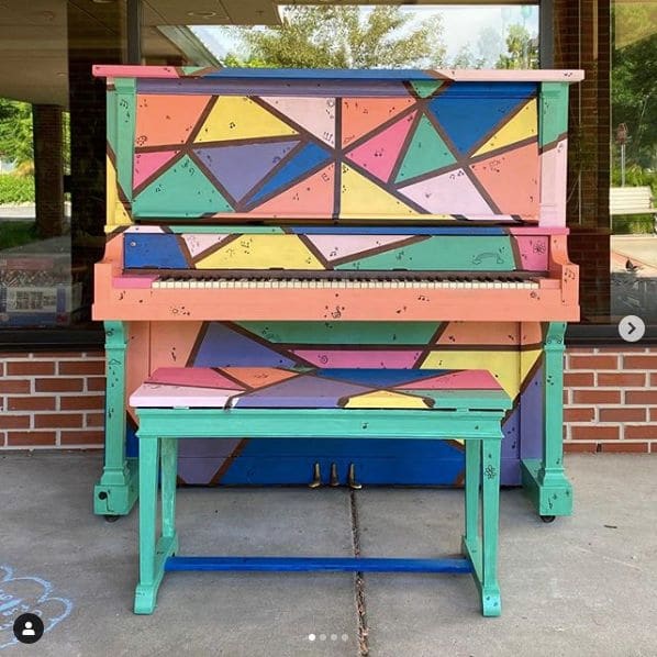 Public piano in Midland County, Michigan, United States