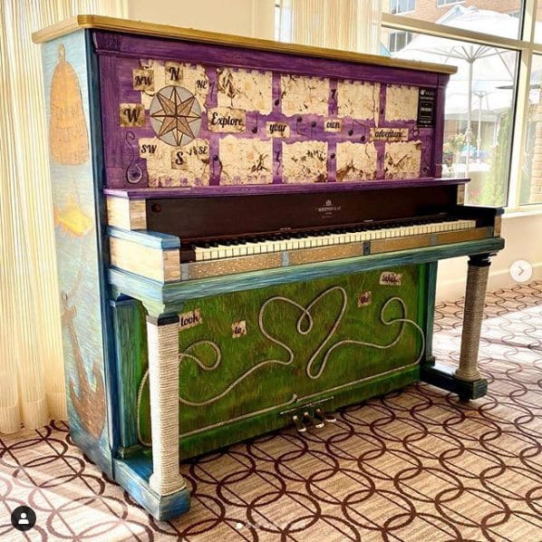 Public piano in Midland County, Michigan, United States