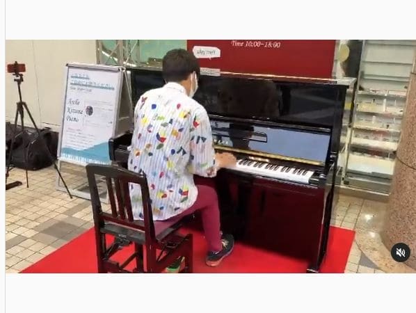 Photo of FM NACK5 スタジオ・アルシェ at 飛翔 ふれあいと参加 平和, 大宮駅西口ペデストリアンデッキ, Daimoncho 1-chome, Omiya Ward, Saitama Prefecture, 330-0802, Japan