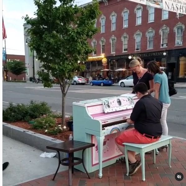Photo of Nashua, New Hampshire at Slade's, 4, West Hollis Street, Ward 4, Nashua, Hillsborough County, New Hampshire, 03060, United States