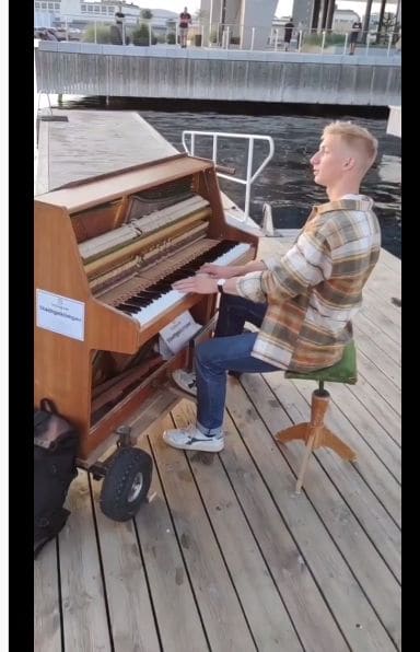 Photo of Oslo, Norway at Stockfleths, Dronningens gate, Kvadraturen, Sentrum, Oslo, 0152, Norway. Endlich arbeite ich an eigener Musik 🎹🎶\n\nIn einem meiner letzten Posts…